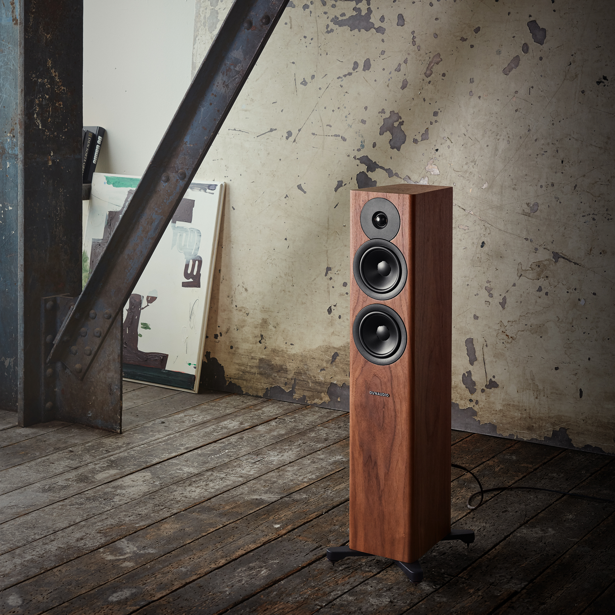 Dynaudio-Evoke-30-walnut-wood-